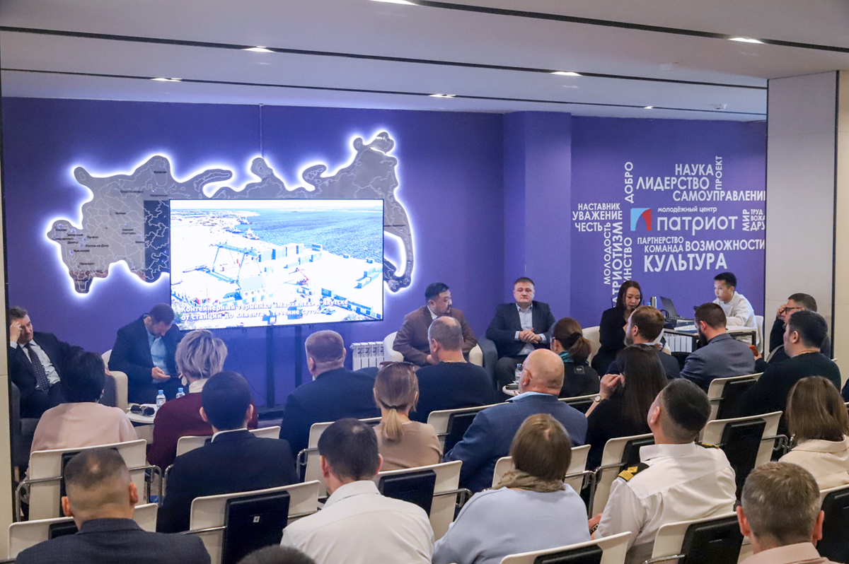 «Железные дороги Якутии» обсудили с предпринимателями логистику и северный завоз