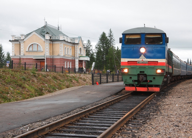 Для детей от 10 до 18 лет круглогодично действует скидка в размере 50% на проезд в поездах дальнего следования