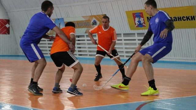 В Алдане дан старт районному чемпионату по флорболу
