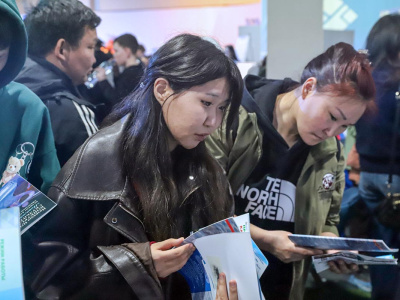 Железные дороги Якутии приняли участие в ярмарке трудоустройства