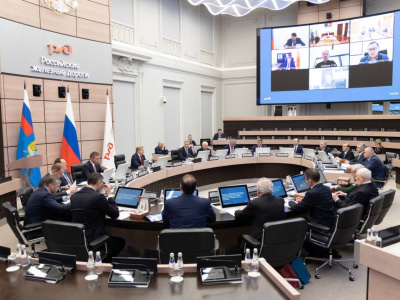 На итоговом заседании по празднованию 50-летия БАМа был озвучен вопрос о строительстве железной дороги до Магадана