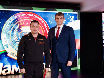 В Культурном центре АО «АК «ЖДЯ» в Алдане отметили 5-летие клуба «Молодая Якутия» и День Защитника Отечества