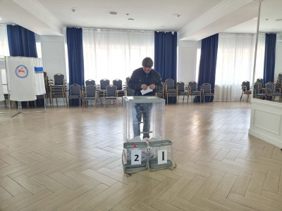В Алдане проходят выборы главы города и депутатов городского совета