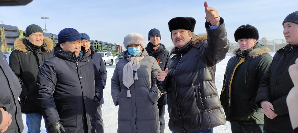 Все отправленные в республику грузы, находящиеся сегодня на сети РЖД, будут доставлены на станцию Нижний Бестях до закрытия ледовой переправы Все отправленные в республику грузы, находящиеся сегодня на сети РЖД, будут доставлены на станцию Нижний Бестях до закрытия ледовой переправы