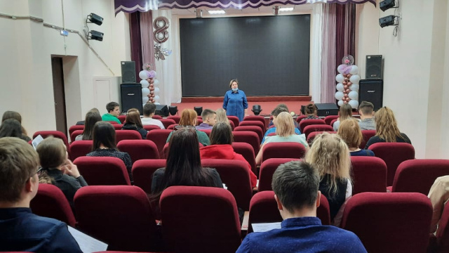 ЖДЯ и Байкало-Амурский университет провели в Алдане профориентационные встречи со школьниками