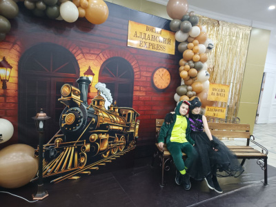 Волшебный экспресс «ЖДЯ» доставил новогоднее настроение детям сотрудников