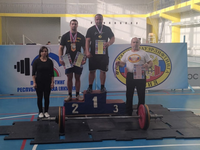 Железнодорожники стали победителями Чемпионата Алданского района по бенчпрессу.