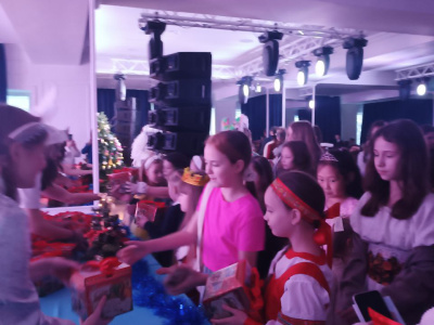 Волшебный экспресс «ЖДЯ» доставил новогоднее настроение детям сотрудников