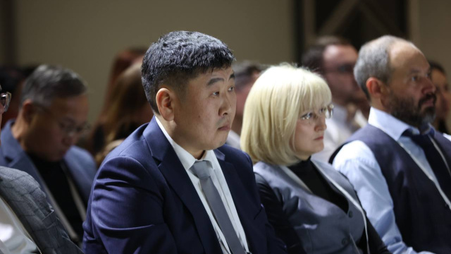 В рамках архитектурной премии «Эйгэ» заместитель генерального директора АО «АК «ЖДЯ» выступил с инициативой создания жилого квартала в городе Алдане