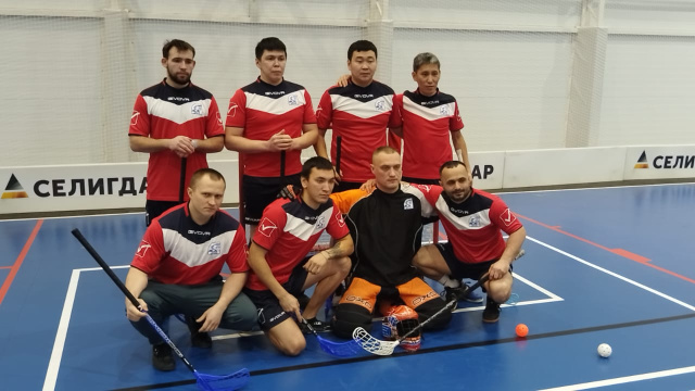 Команда АО «АК «ЖДЯ» - лучшие флорболисты Алданского района