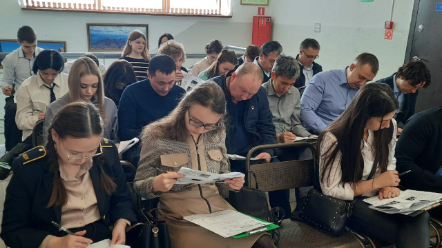 Железнодорожный вокзал Алдан стал площадкой для Диктанта Победы-2024