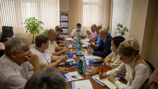 «Железные дороги Якутии» призывают грузополучателей равномерно планировать перевозки грузов во избежание скопления поездов на подходе к станции Нижний Бестях в осенний период