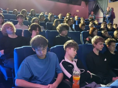 В Алдане состоялся показ фильма «Предательство» для учащихся фирменных классов