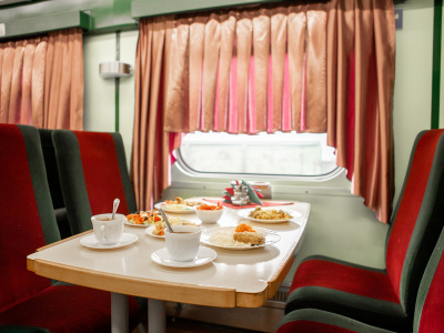 В пассажирских поездах АО «АК «ЖДЯ» вводится новая услуга   - предоплаченное питание.
